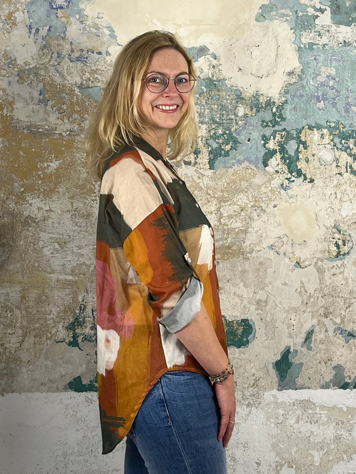 Hemdbluse mit grafischem Druck, rostrot