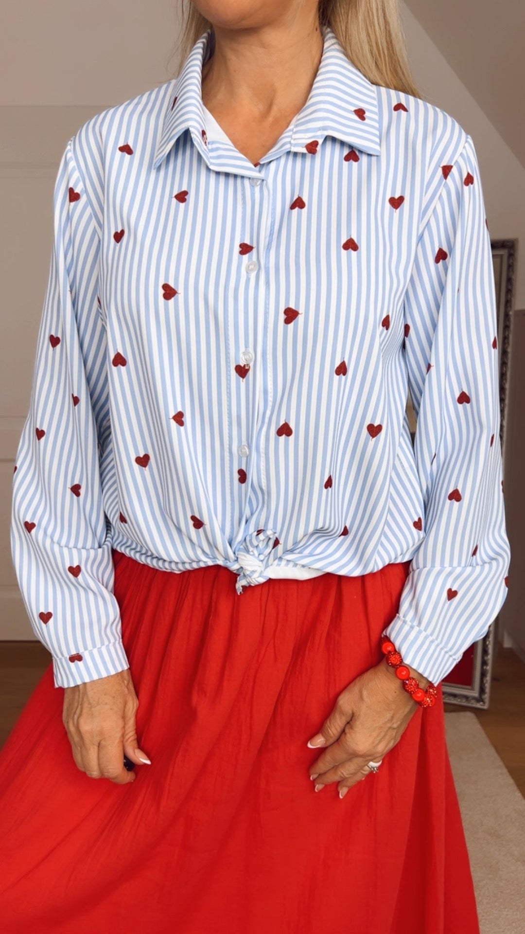 Streifenbluse mit Herzen, blau-weiß von Bella Vita - Mode & Lifestyle