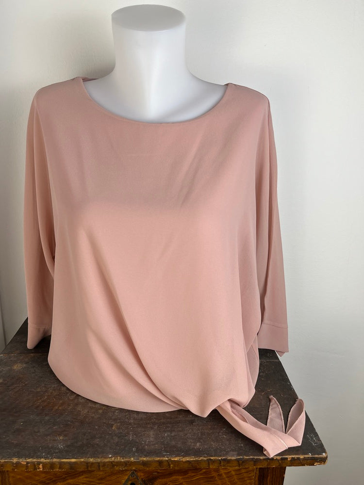 Bluse mit 3/4-Arm und Knoten am Saumabschluss