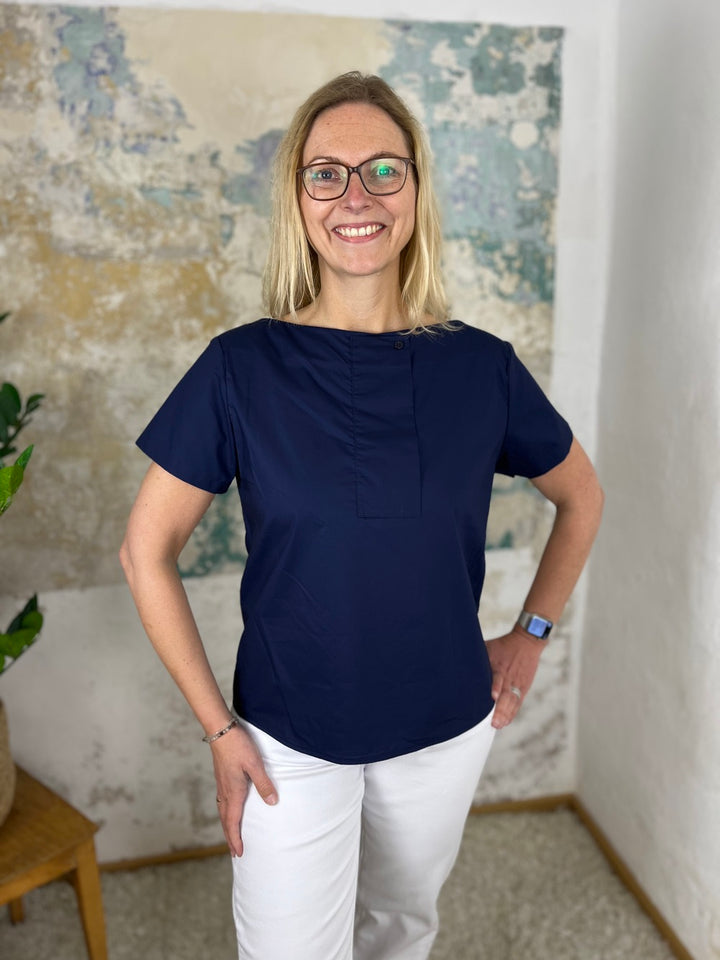 Kurzarm-Bluse mit Zierblende vorne