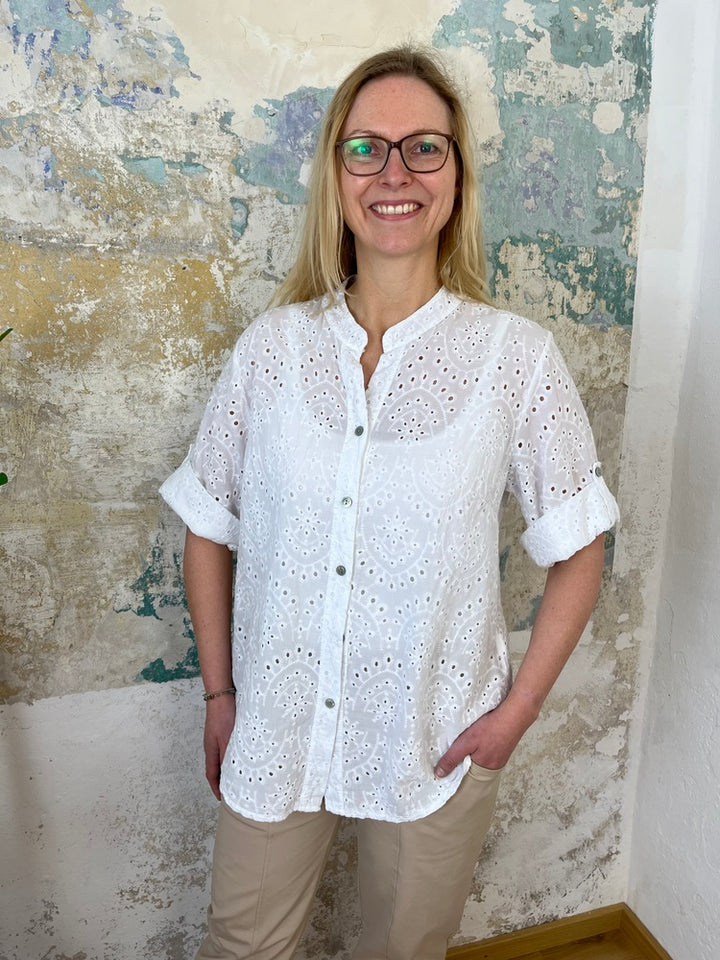 Bluse mit Lochstickerei, weiß