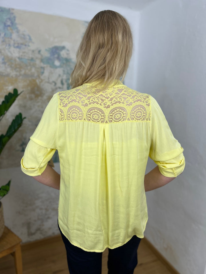 Bluse mit Spitzeneinsatz in Feincordoptik