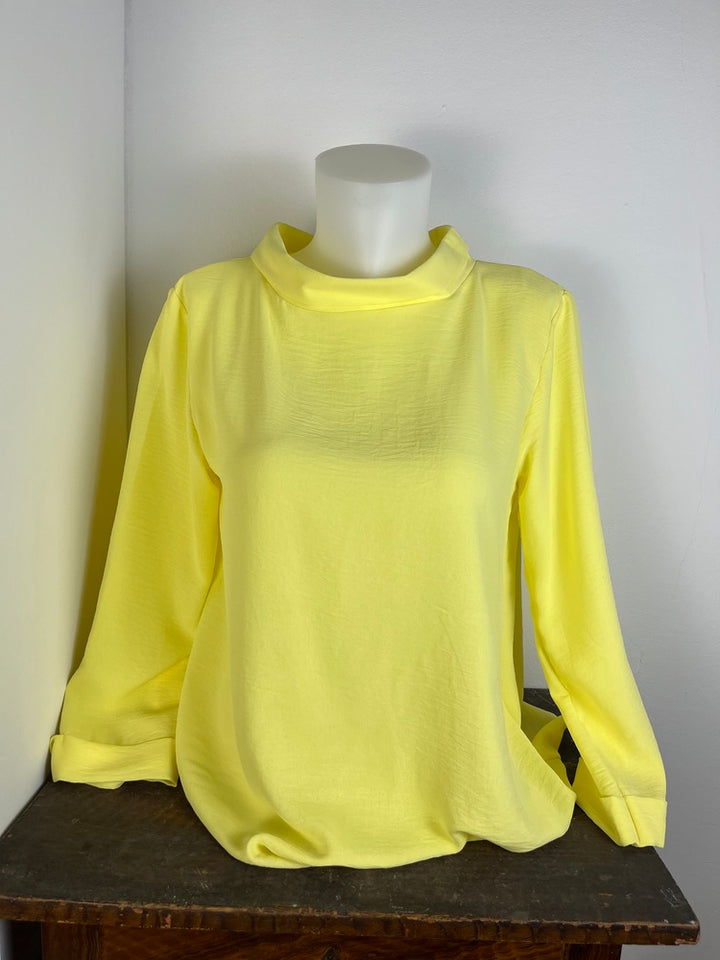 Bluse mit weitem Stehkragen und 3/4-Arm