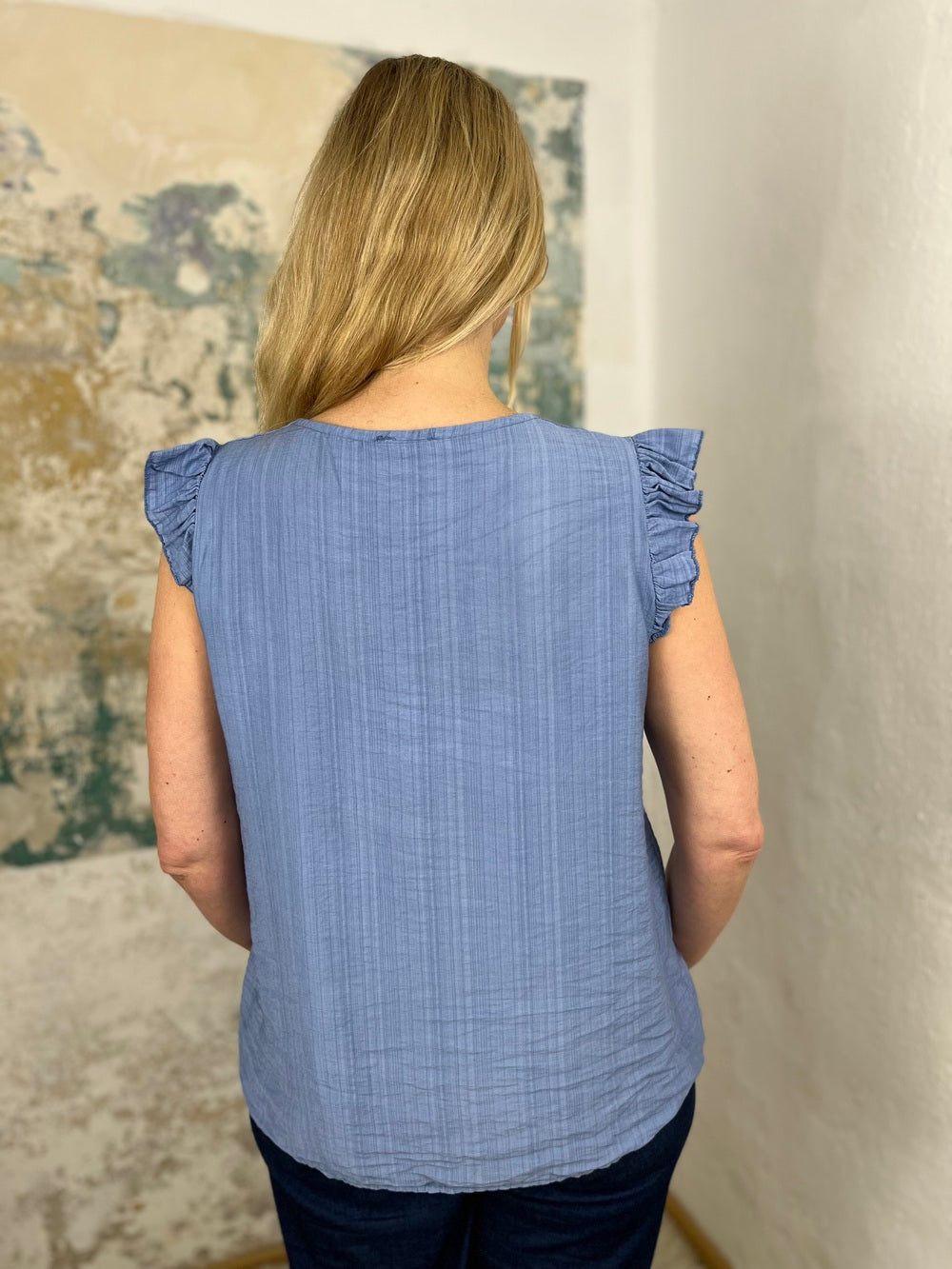 Blusentop mit Rüschen und V-Ausschnitt