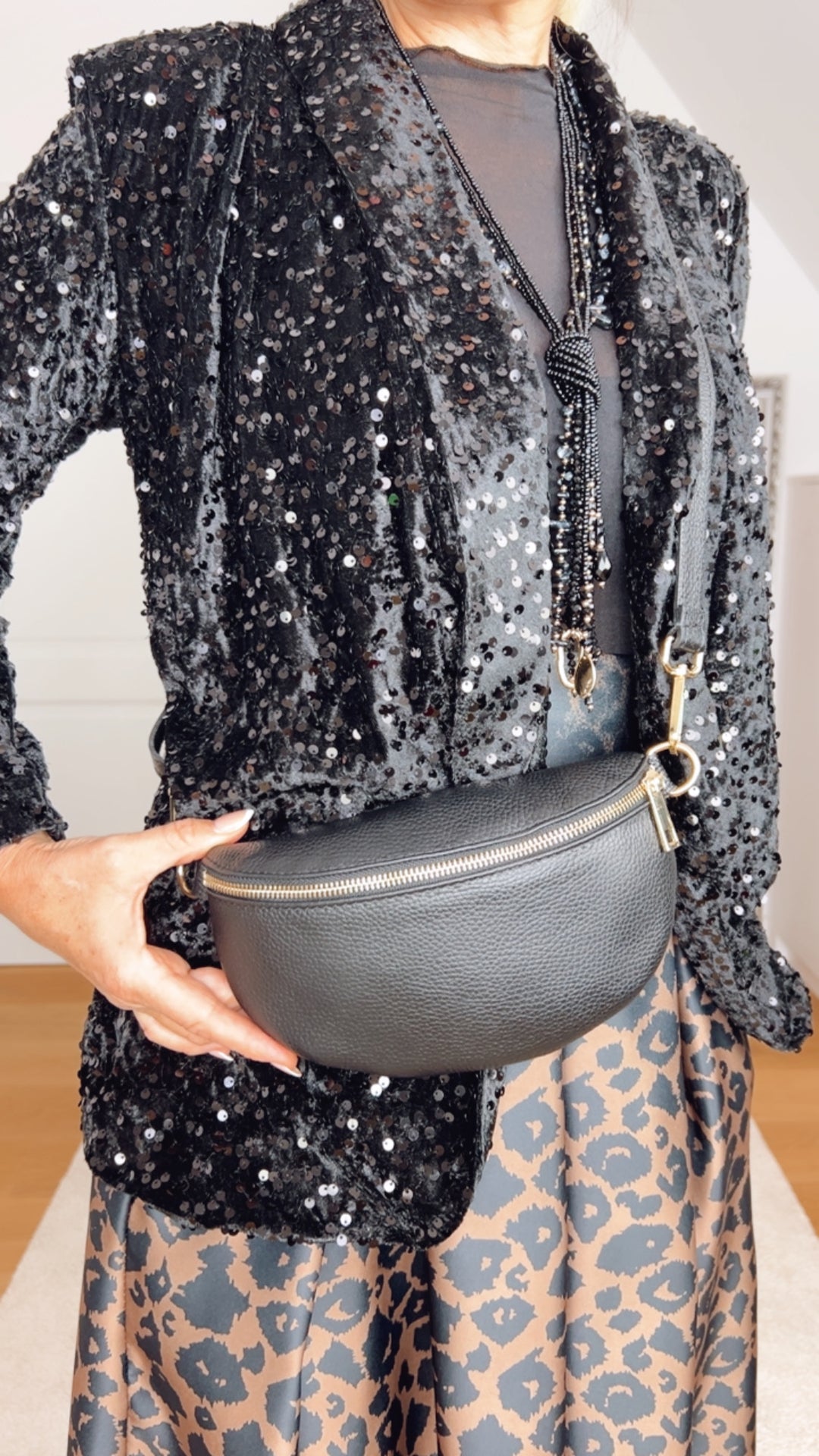 Crossbody-Tasche, schwarz-gold von Bella Vita - Mode & Lifestyle