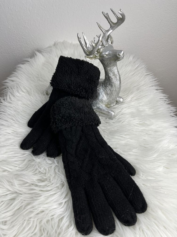 Handschuhe mit Zopfmuster und Teddy-Besatz