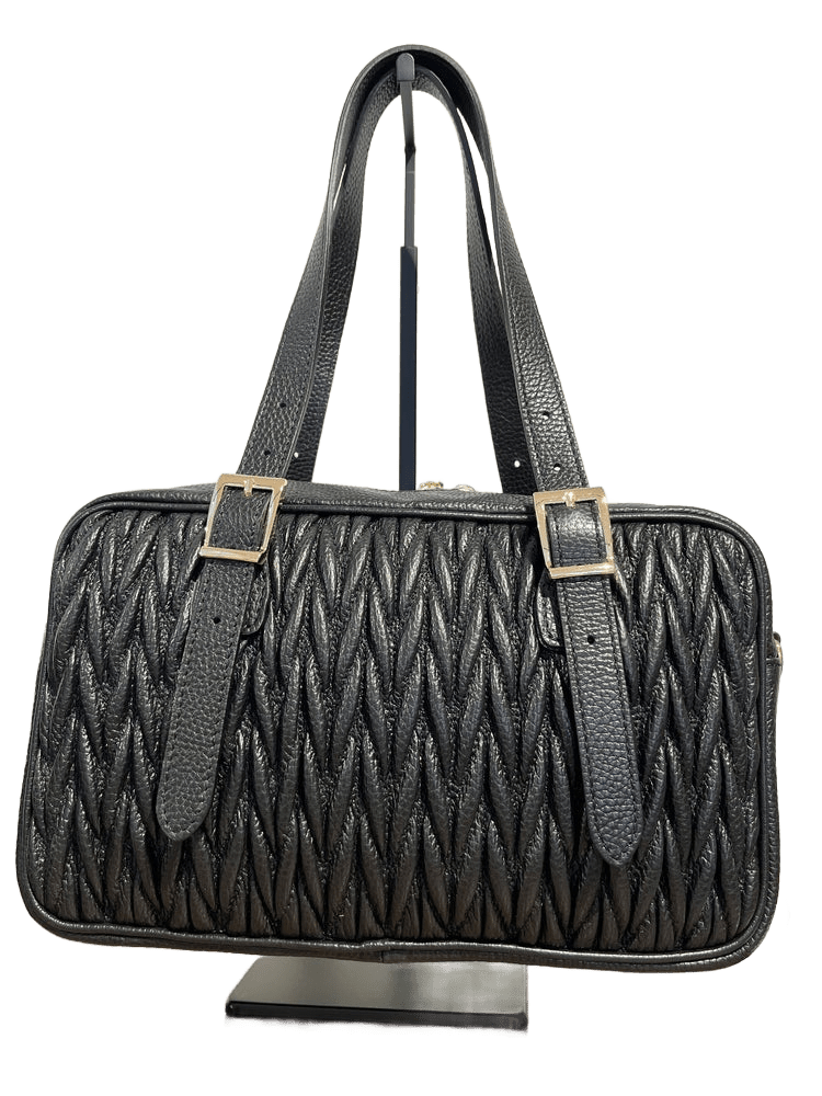 Handtasche aus Echtleder mit gesteppter Struktur