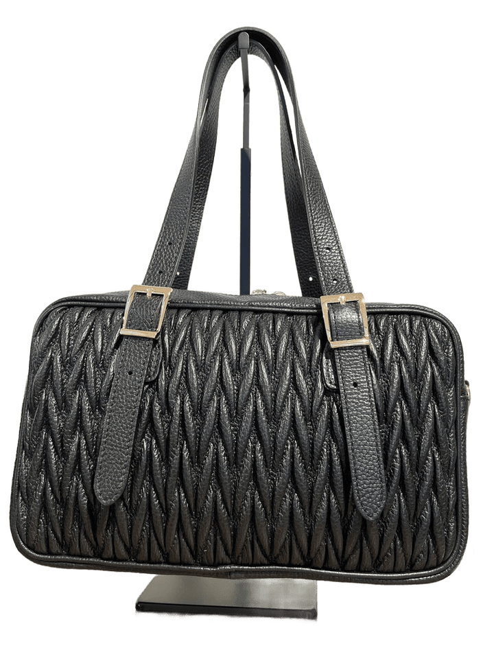 Handtasche aus Echtleder mit gesteppter Struktur