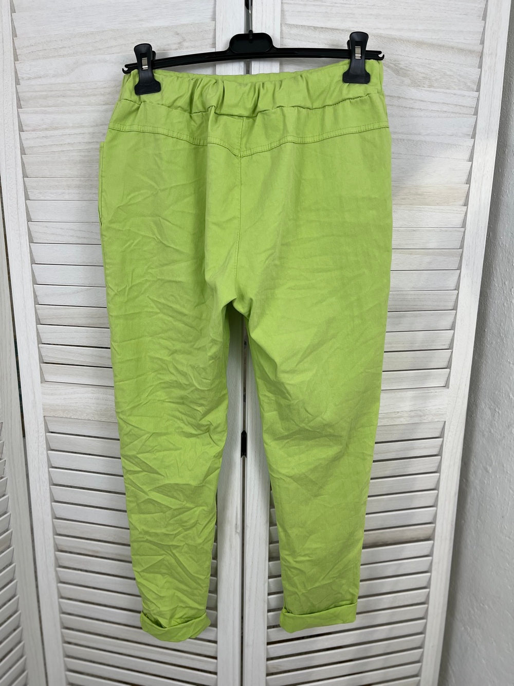 Schlupfhose mit Zierknöpfen