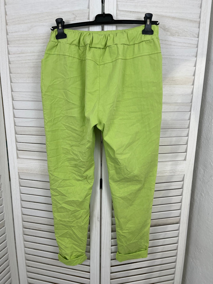 Schlupfhose mit Zierknöpfen
