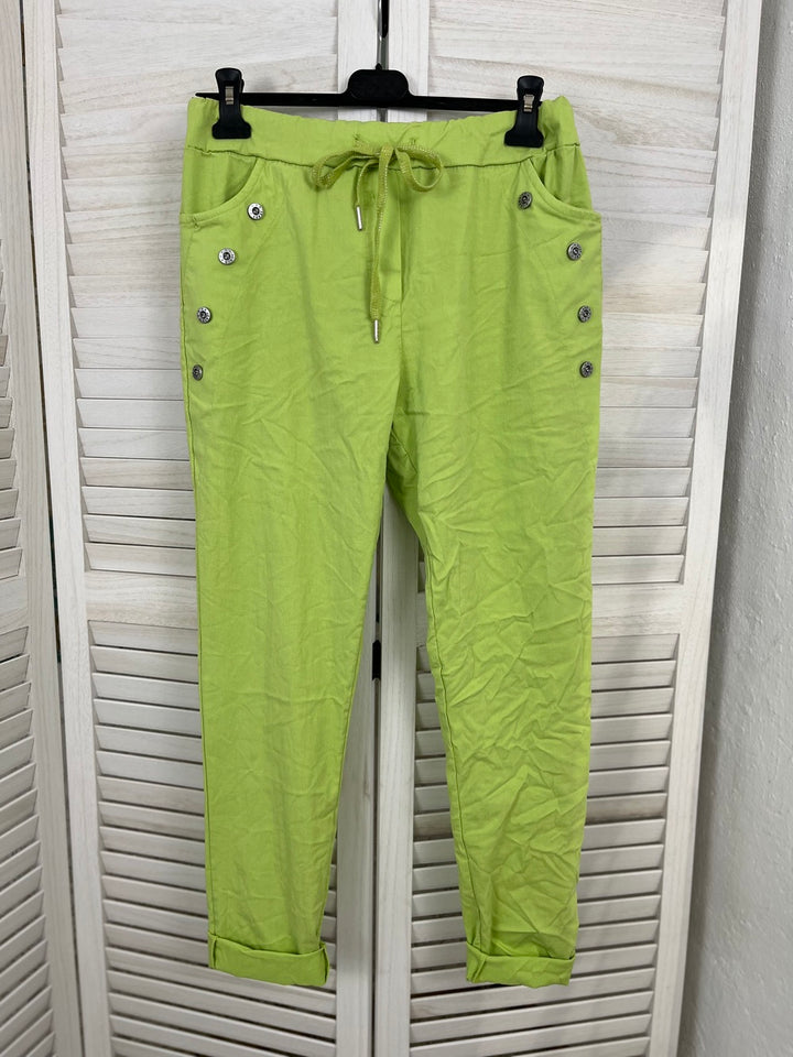 Schlupfhose mit Zierknöpfen