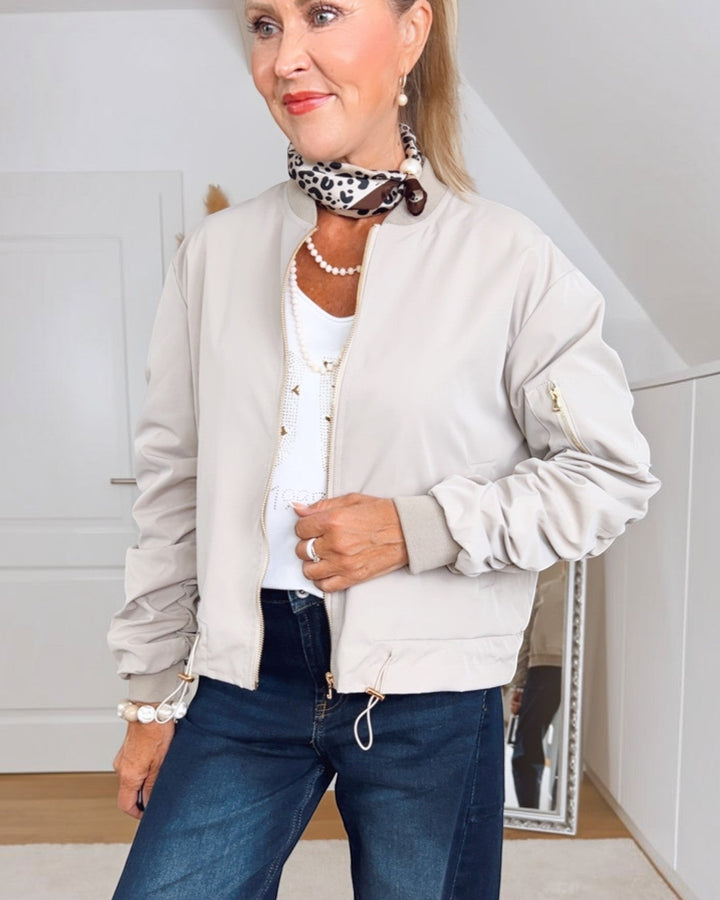 Maglione lavorato a maglia grossa con collo alto