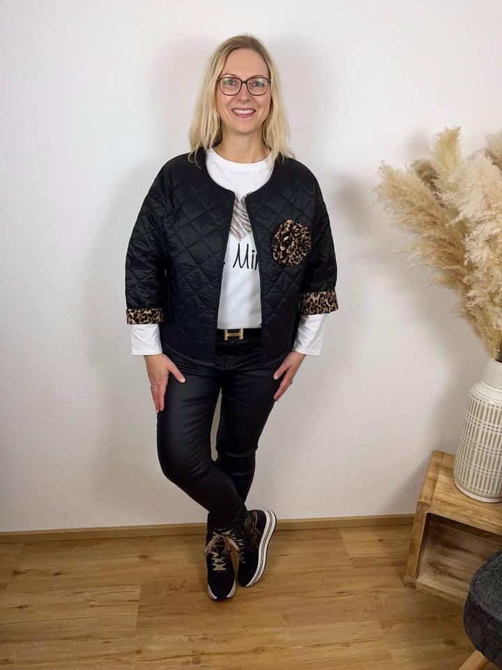 Steppjacke mit Zierbrosche Leo, schwarz von Bella Vita - Mode &amp; Lifestyle