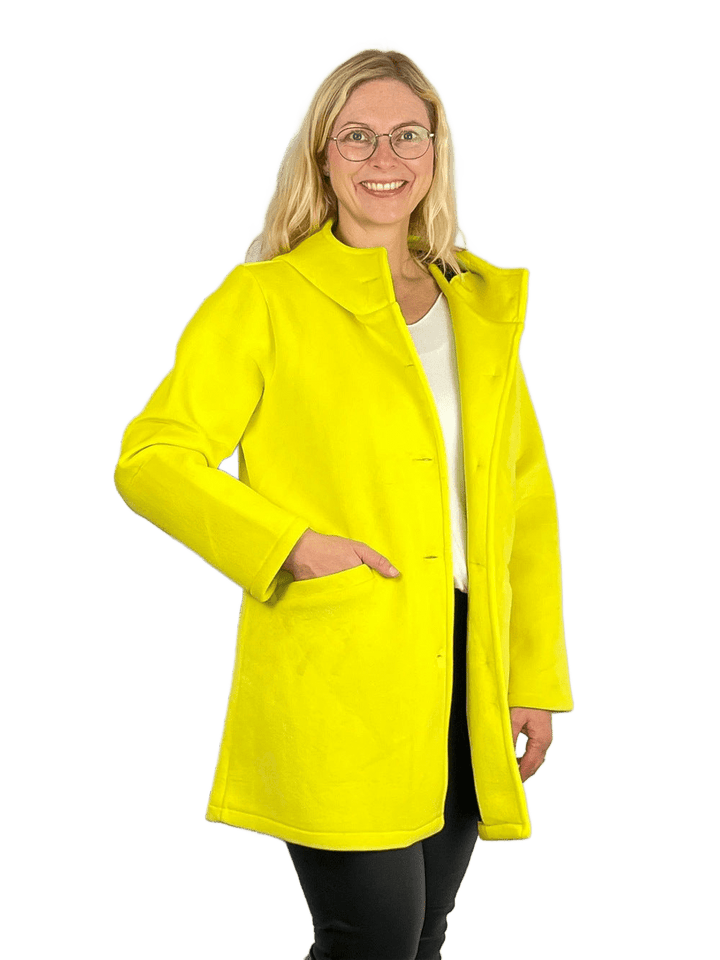 Kapuzenjacke in Samtoptik, gelb von Bella Vita - Mode & Lifestyle