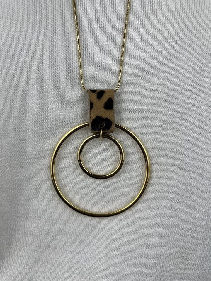 Kette mit Leo-Anhänger, goldfarben