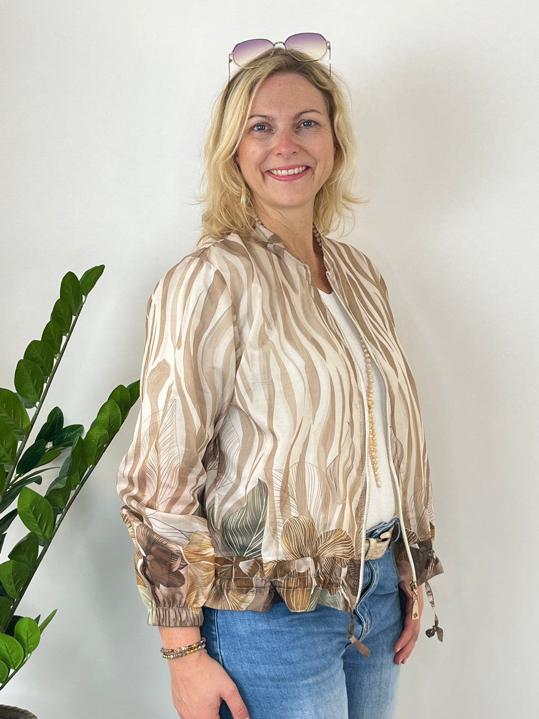 leichter Blouson mit Alloverdruck, beige von Bella Vita - Mode &amp; Lifestyle