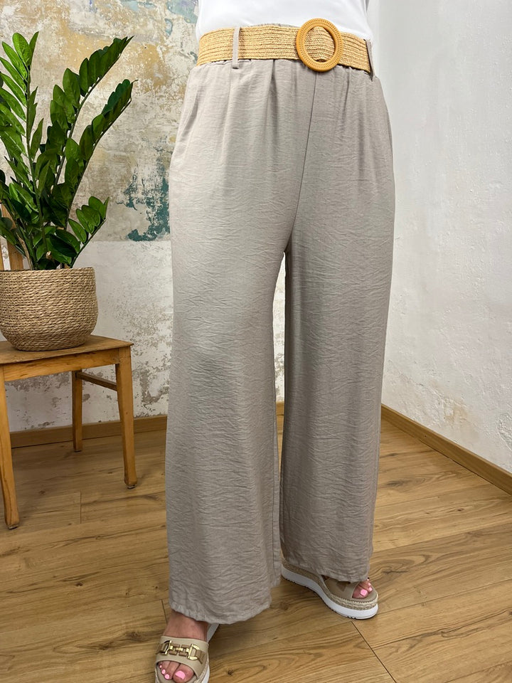 Marlenehose mit Bastgürtel