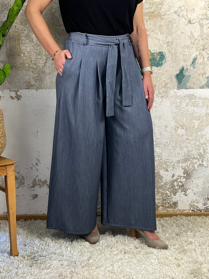 Marlenehose mit Bindegürtel und Dehnbund, jeansblau