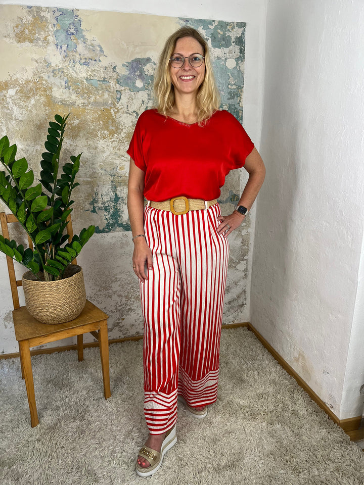 Marlenehose mit Streifendruck und Ziergürtel