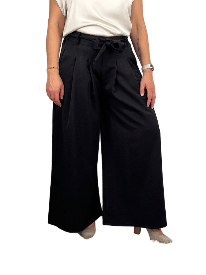 Marlenehose mit Bindegürtel und Dehnbund, schwarz