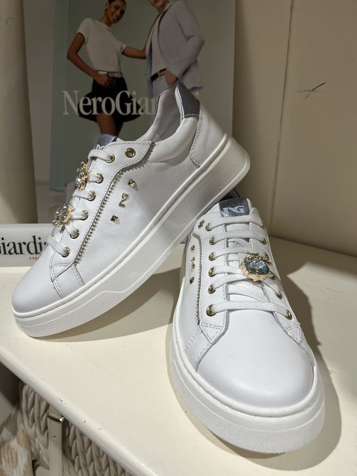 NeroGiardini Sneaker, weiß-blau