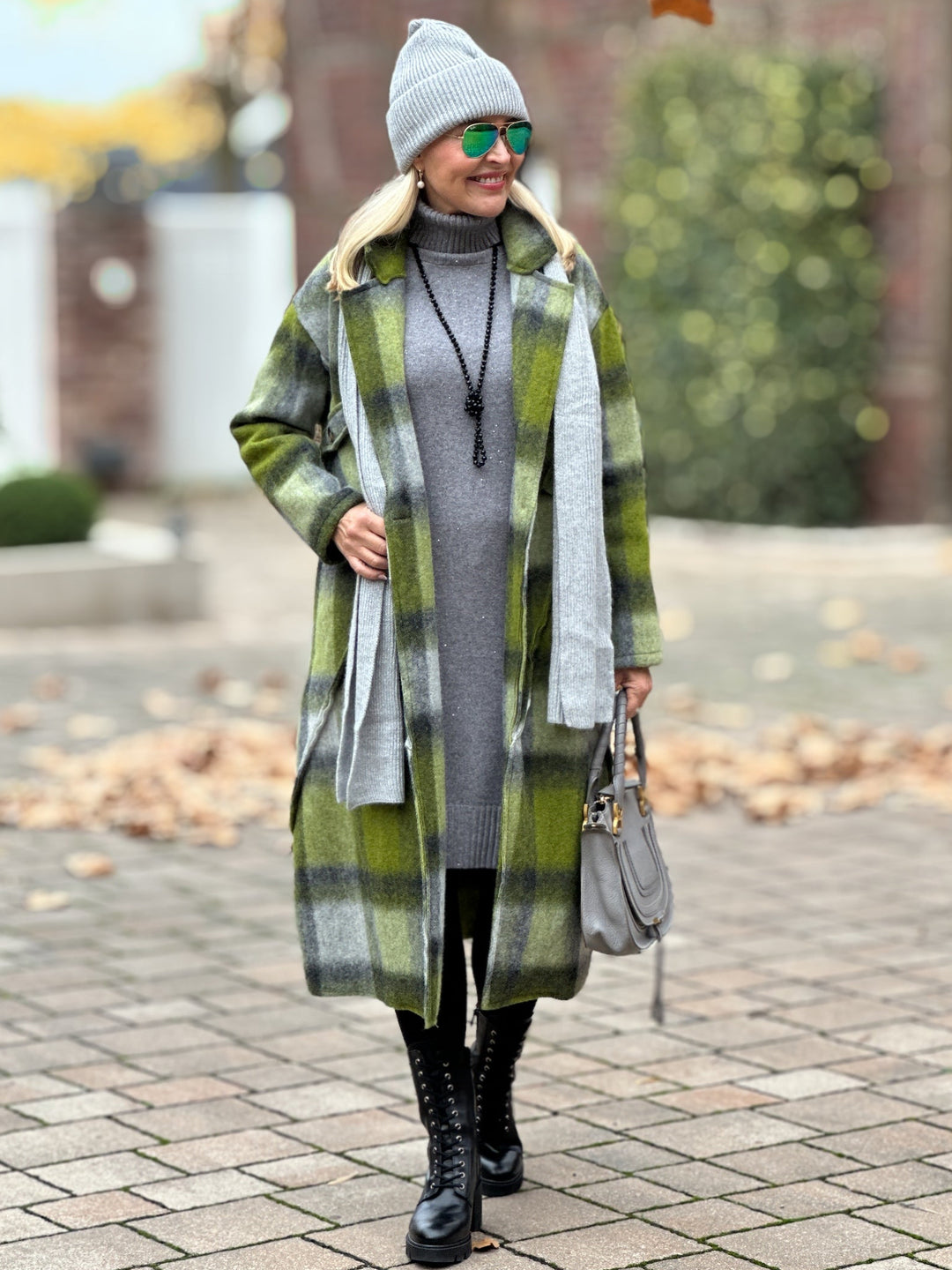 Mantel in Wolloptik, grau-grün von Bella Vita - Mode & Lifestyle