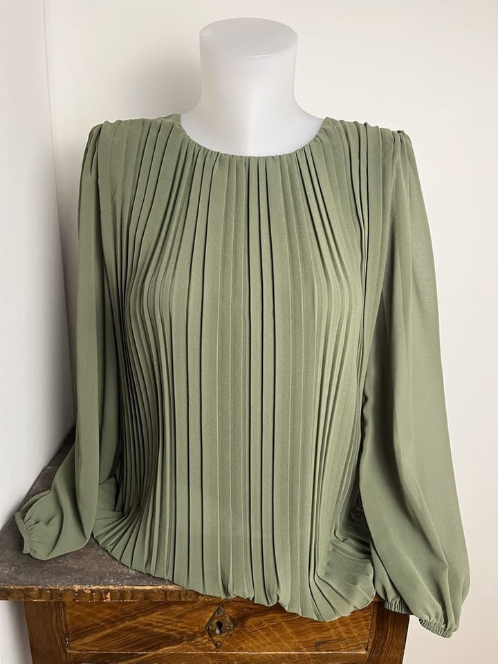 Plissee-Bluse mit Rundhalsausschnitt