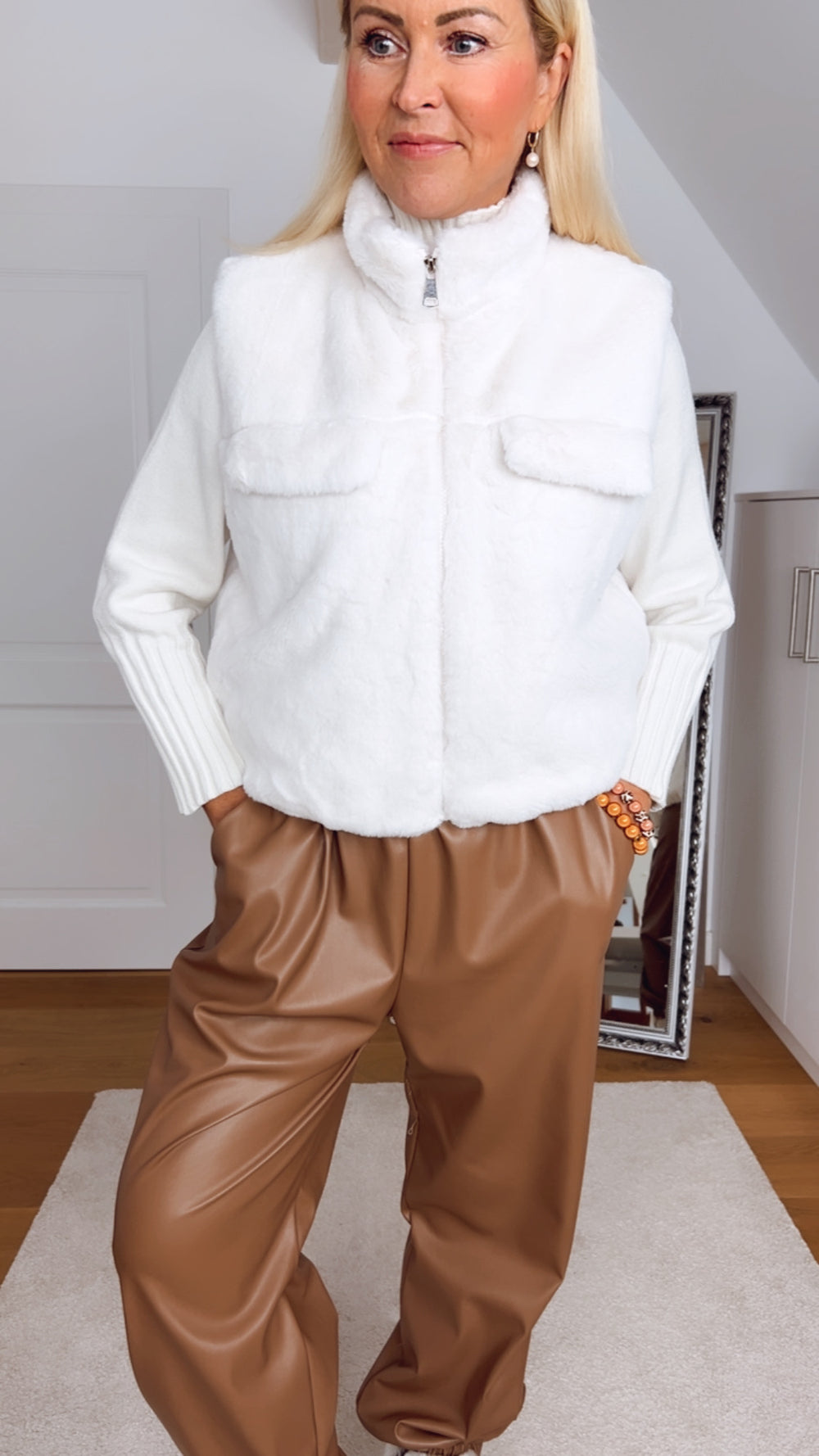 Plüschweste, ecru von Bella Vita - Mode & Lifestyle