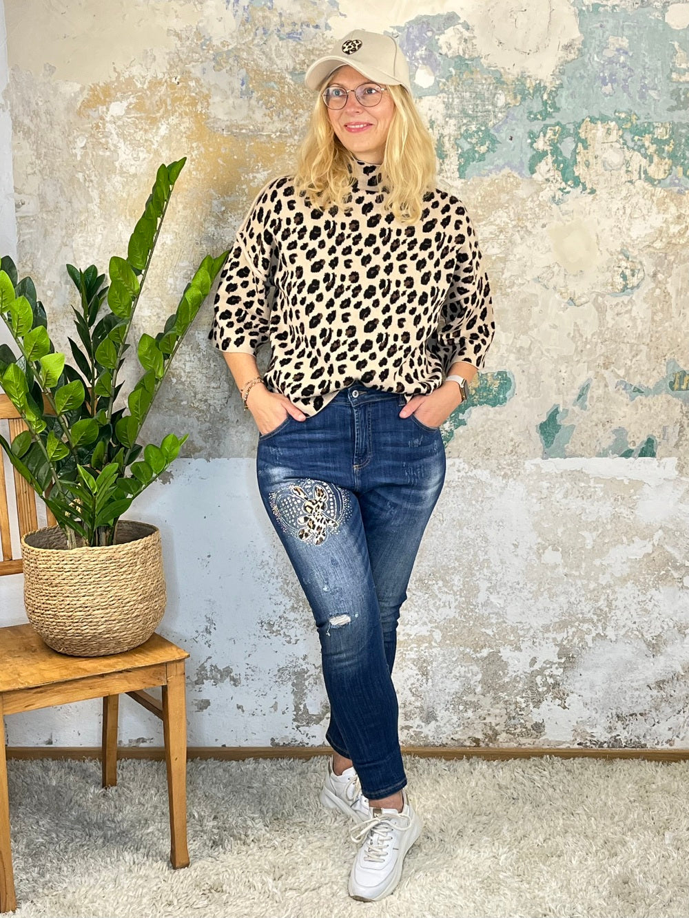 Pullover mit Leomuster, beige-schwarz