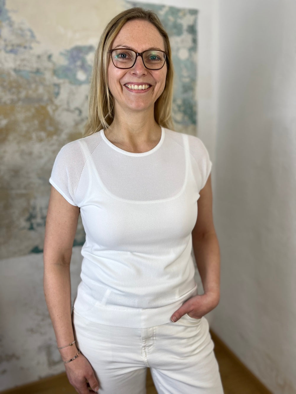 Kurzarm-Pullover mit Netzeinsatz oben