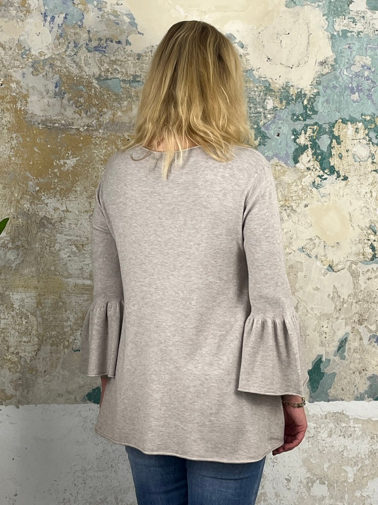 Pullover in A-Form mit Trompetenärmeln