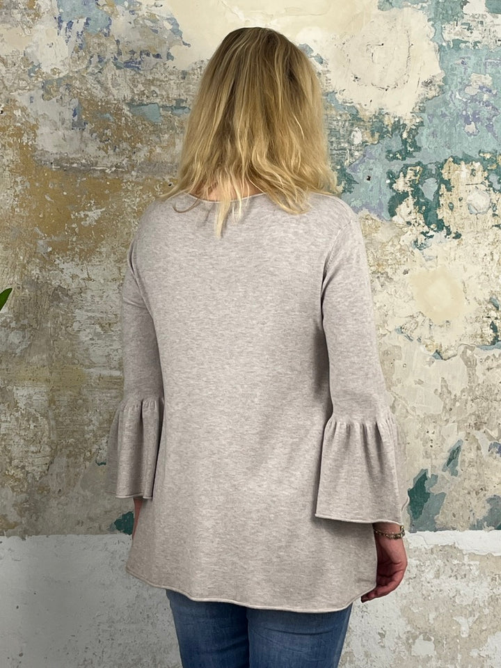 Pullover in A-Form mit Trompetenärmeln