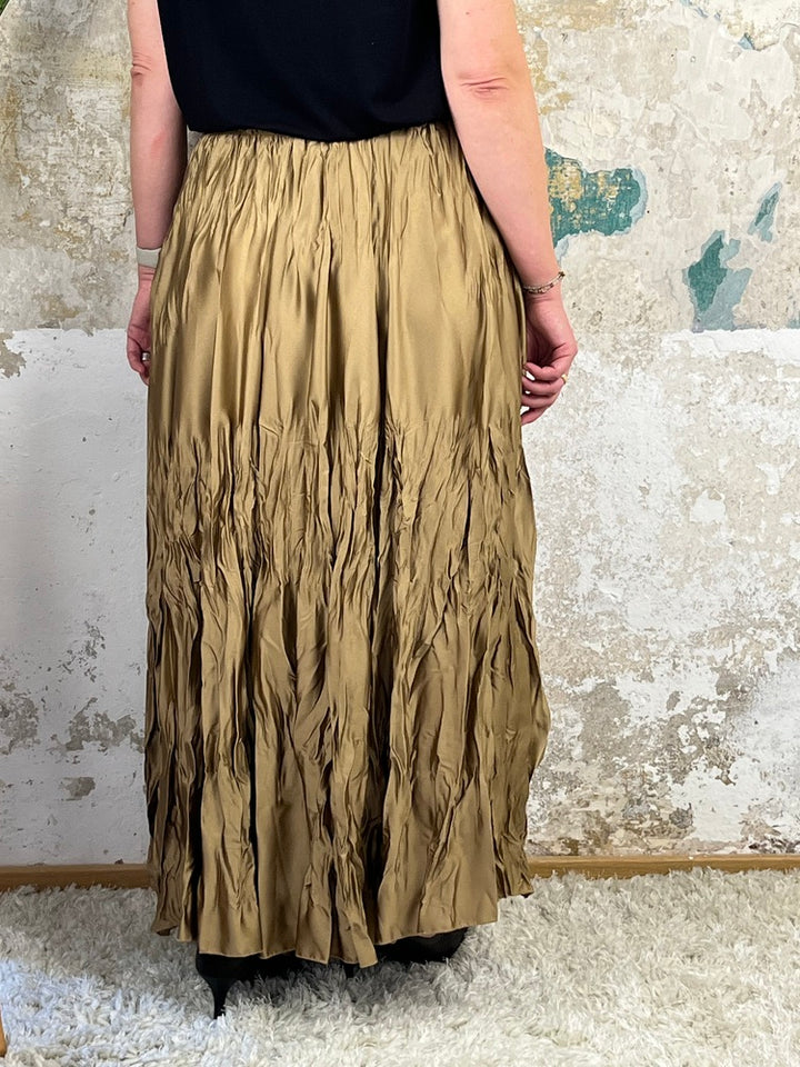 Crinkle-Rock aus Glanzware, beige