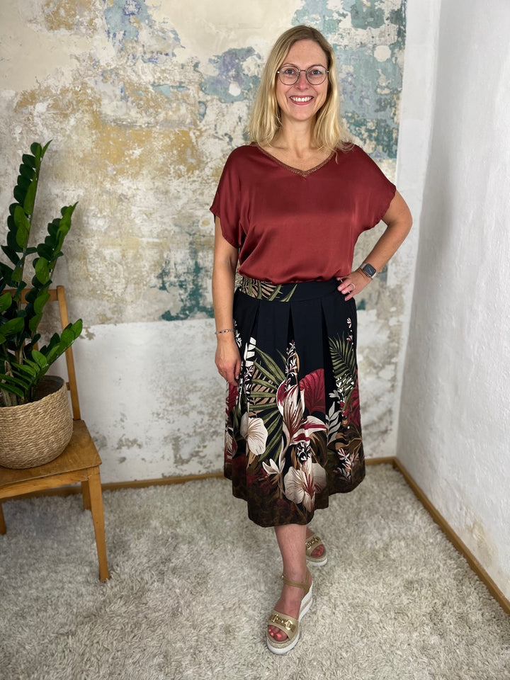 Rock mit floralem Muster, schwarz-bordeaux