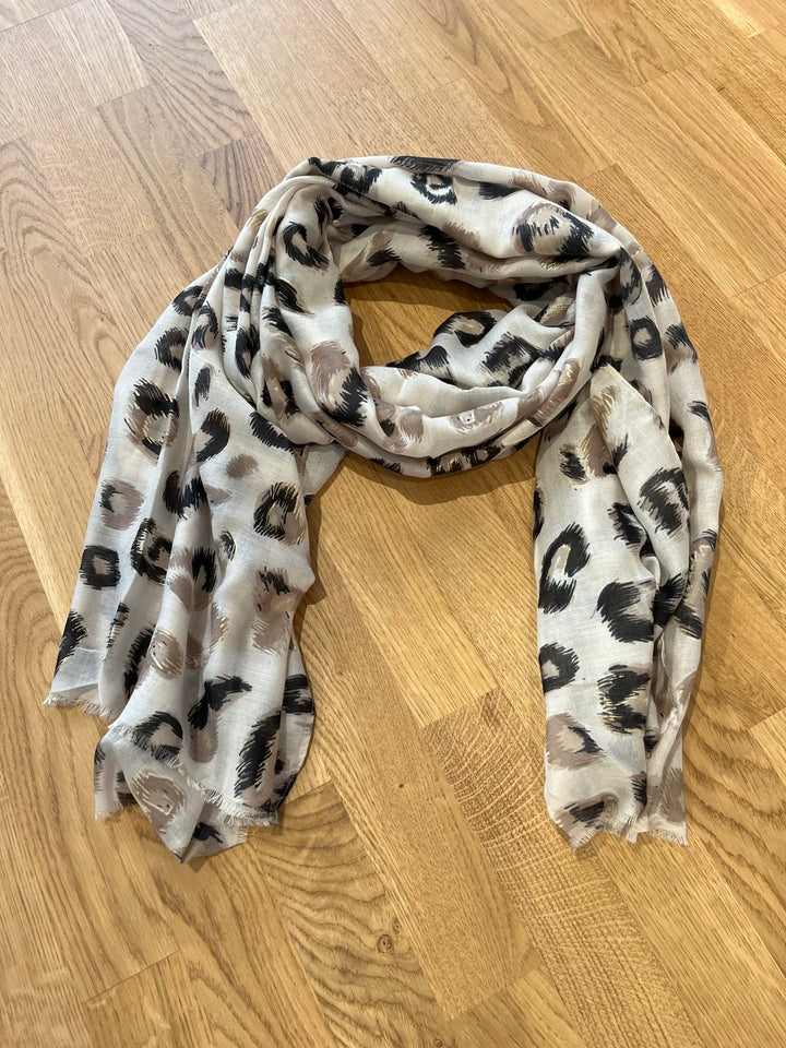 Leichter Schal aus Viskose, Animalprint