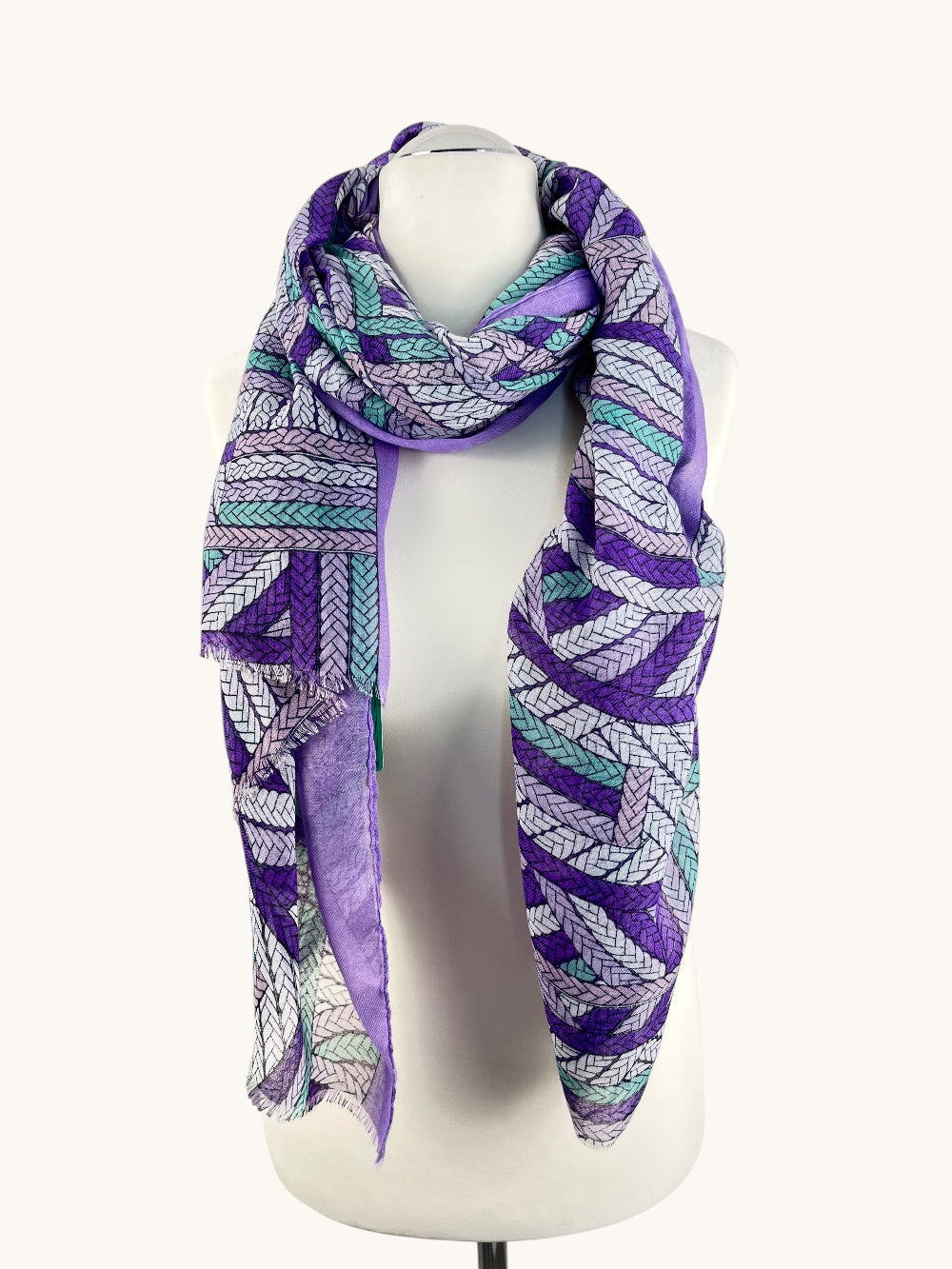 Leichter Schal aus Viskose, Flechtoptik von Bella Vita - Mode & Lifestyle