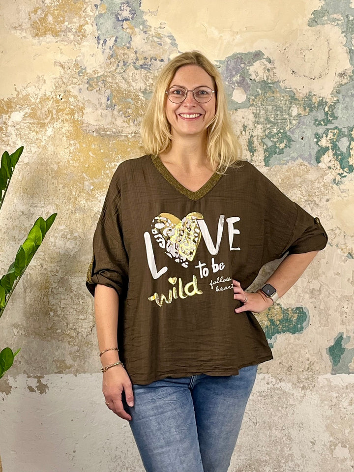 Shirt mit Frontdruck "Love to be wild", braun
