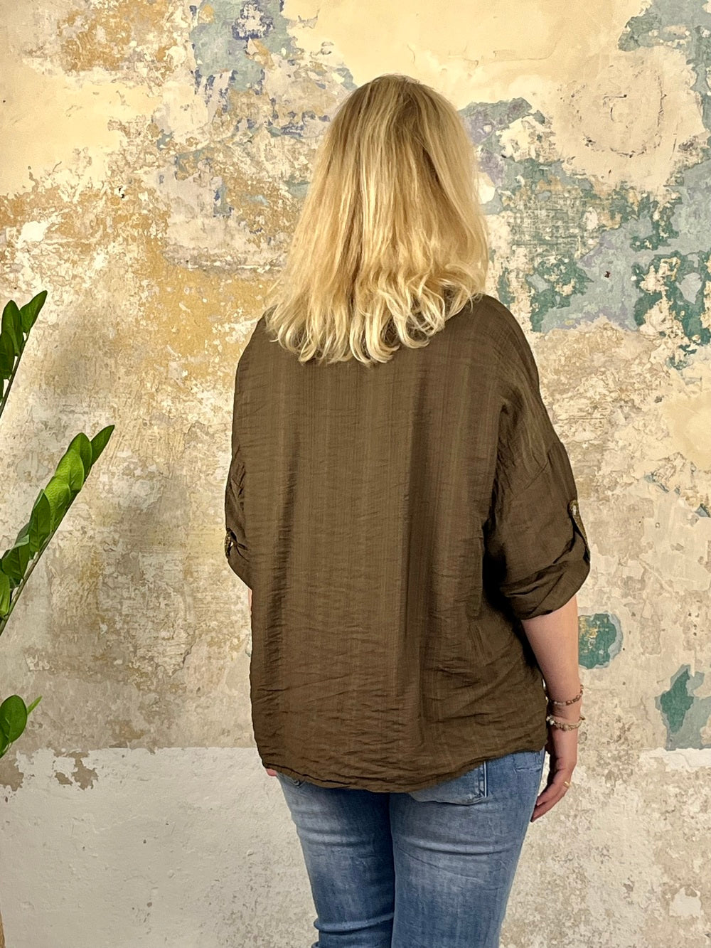 Shirt mit Frontdruck "Love to be wild", braun