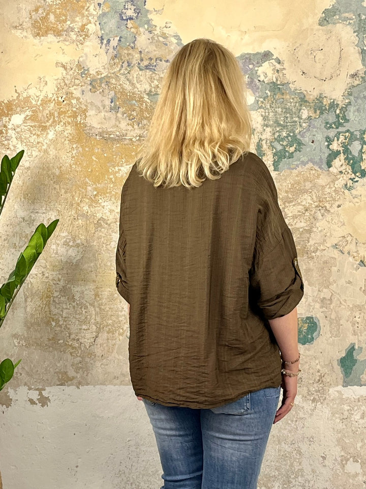 Shirt mit Frontdruck "Love to be wild", braun