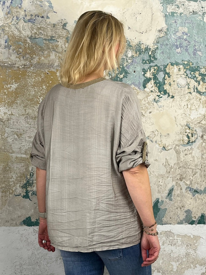 Shirt mit Frontdruck "Love to be wild", taupe