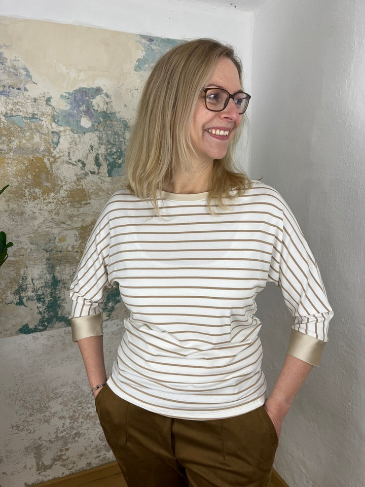 Shirt mit Satinblenden und Fledermausärmeln, ecru-beige