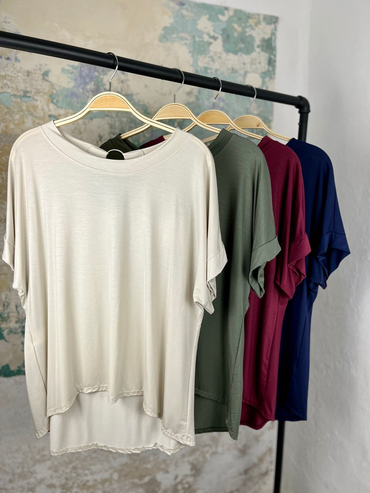 Basicshirt mit Zierring hinten