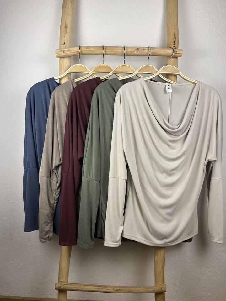 Shirt mit Wasserfallkragen und Fledermausarm
