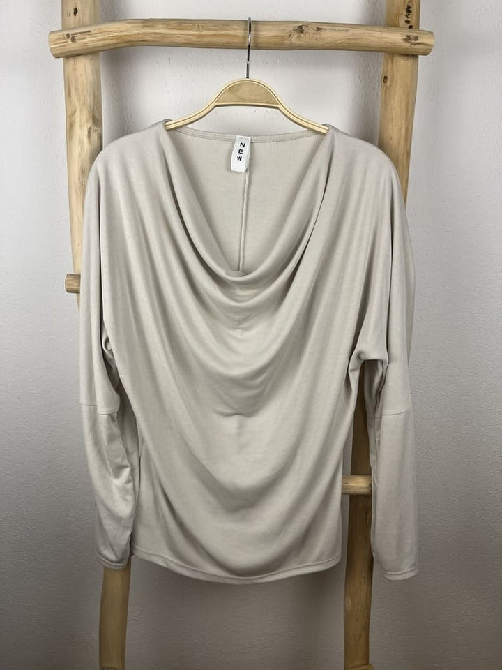 Shirt mit Wasserfallkragen und Fledermausarm