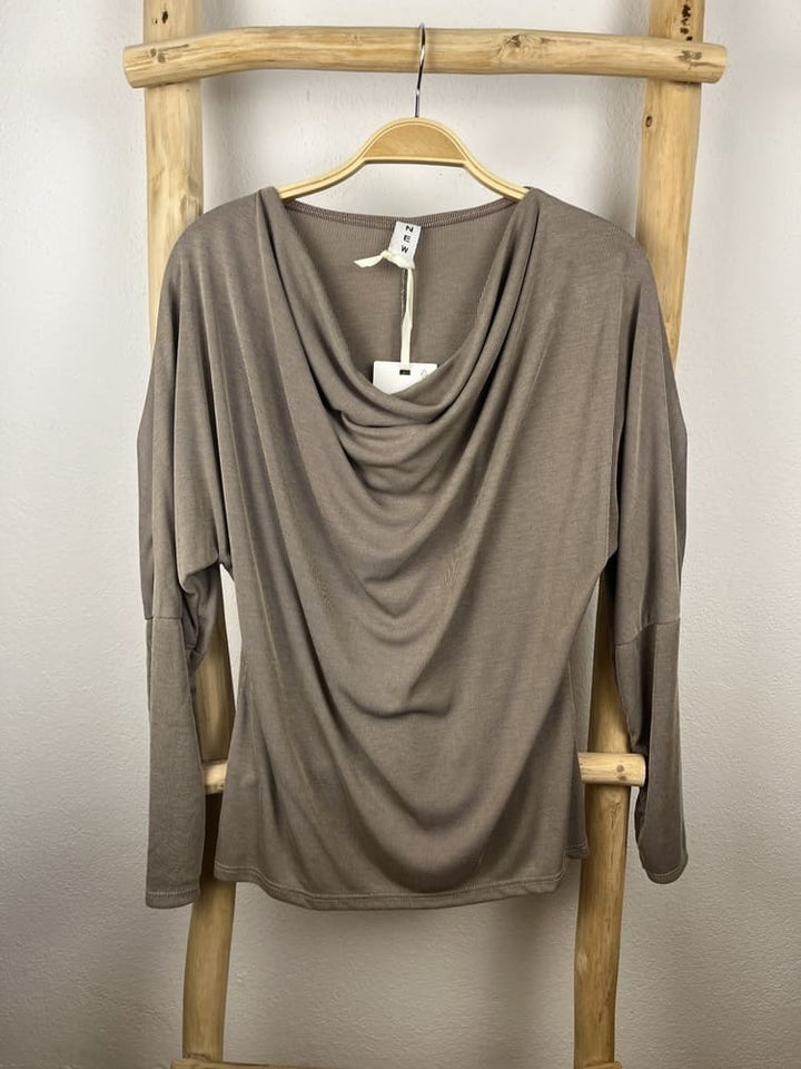 Shirt mit Wasserfallkragen und Fledermausarm