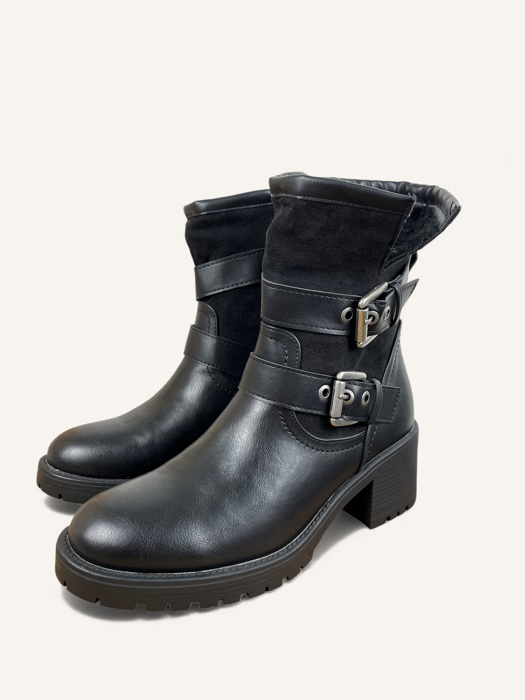 Boots mit Zierschließen, schwarz von Bella Vita - Mode & Lifestyle