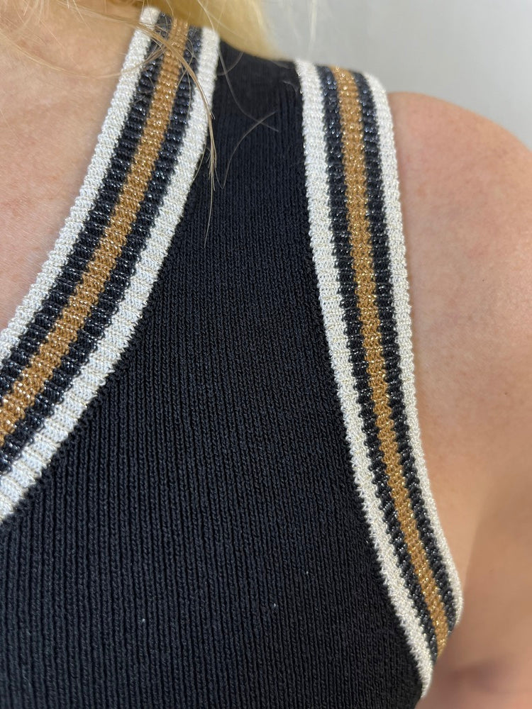 Stricktop mit Kontrastkanten