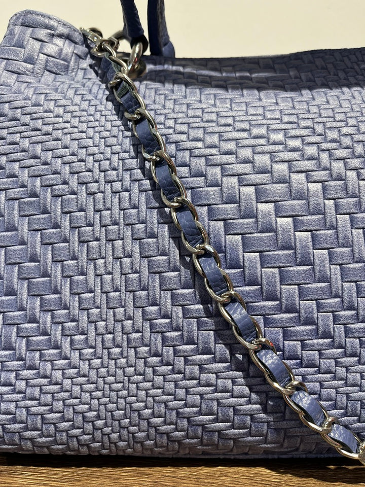 Echtledertasche Flechtoptik mit Zierkette in silber