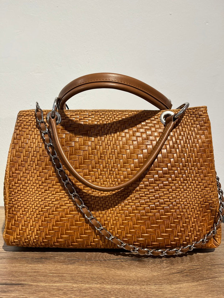 Echtledertasche Flechtoptik mit Zierkette in silber