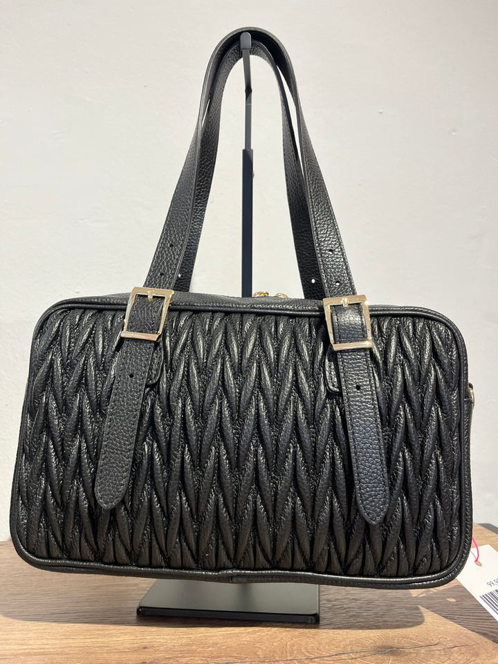 Handtasche aus Echtleder mit gesteppter Struktur